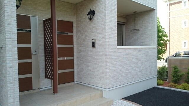 ��ʌ��k�����S�ɓޒ����h��S���ڂ̃A�p�[�g�̃G���g�����X