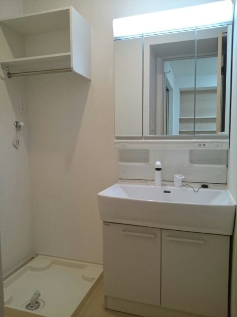 ��ʌ��k�����S�ɓޒ����h��S���ڂ̃A�p�[�g�̐��ʏ�