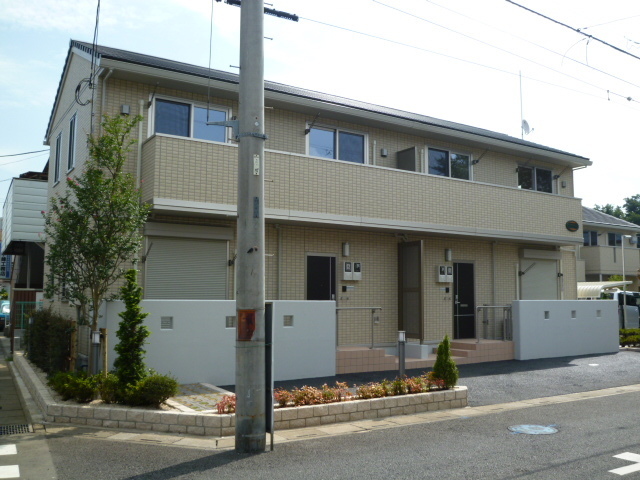 ��ʌ��������܎s�k��{�����̃e���X�n�E�X�̌����O��