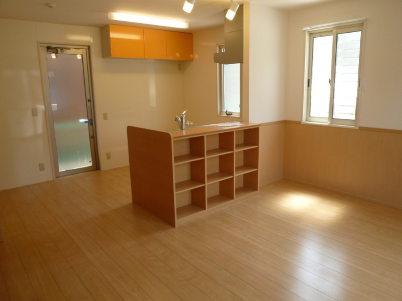 ��ʌ��������܎s�k��{�����̃e���X�n�E�X�̋��ԁE���r���O