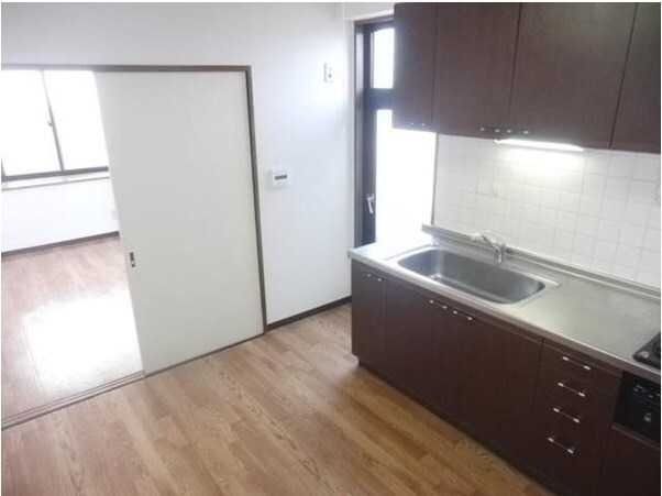 ��ʌ��������܎s�����擌��{�U���ڂ̃}���V�����̋��ԁE���r���O