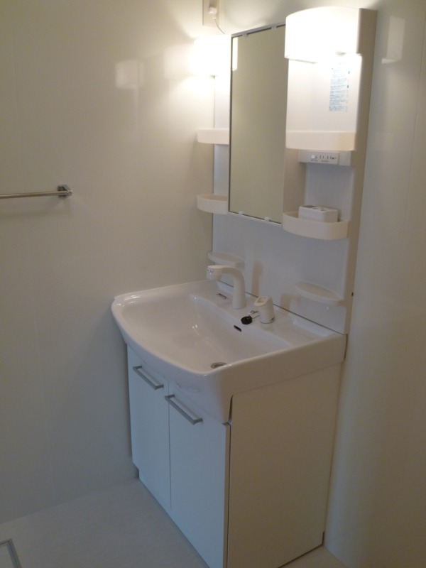 ��ʌ��������܎s�k��{�����̃e���X�n�E�X�̐��ʏ�