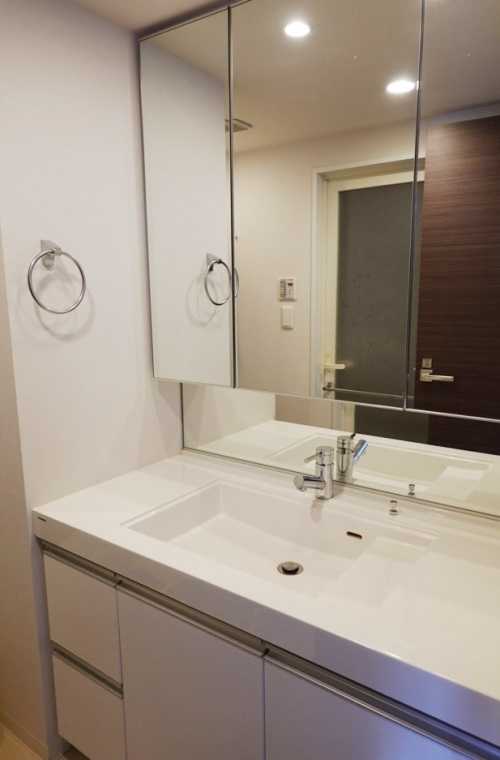 ��ʌ��������܎s�k����i���Q���ڂ̃}���V�����̐��ʏ�