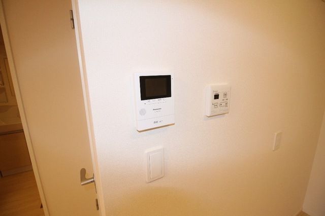 ��ʌ��z�J�s���C�N�^�E���U���ڂ̃A�p�[�g�̂��̑�