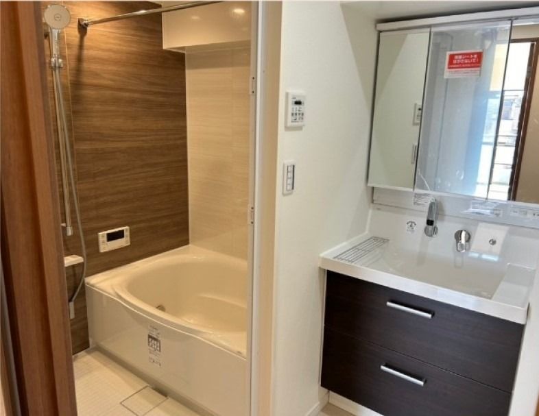 ��ʌ�����s�핽�P���ڂ̃}���V�����̐��ʏ�