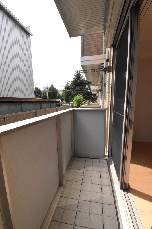 ��ʌ��z�J�s���z�J�Q���ڂ̃A�p�[�g�̃o���R�j�[