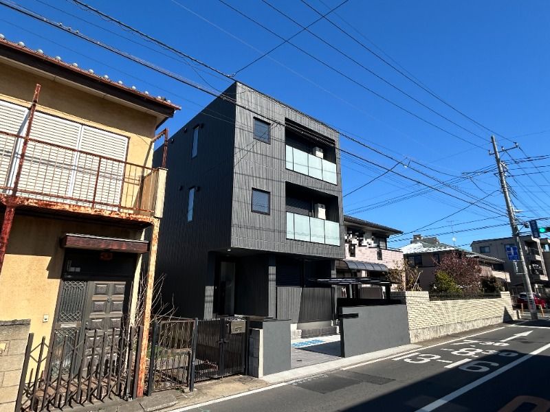 ��ʌ��������܎s��{��听���R����642-1�̃}���V�����̌����O��