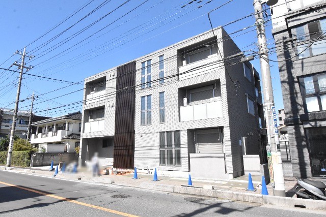 ��ʌ��������܎s�k��y�C���Q���ڂ̃}���V�����̌����O��