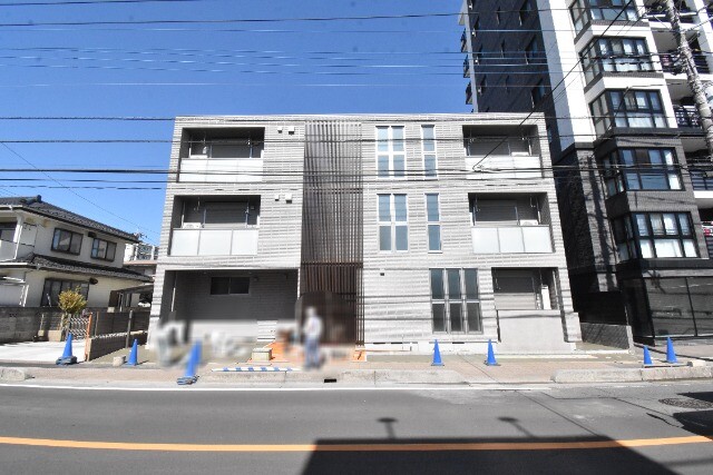 ��ʌ��������܎s�k��y�C���Q���ڂ̃}���V�����̌����O��