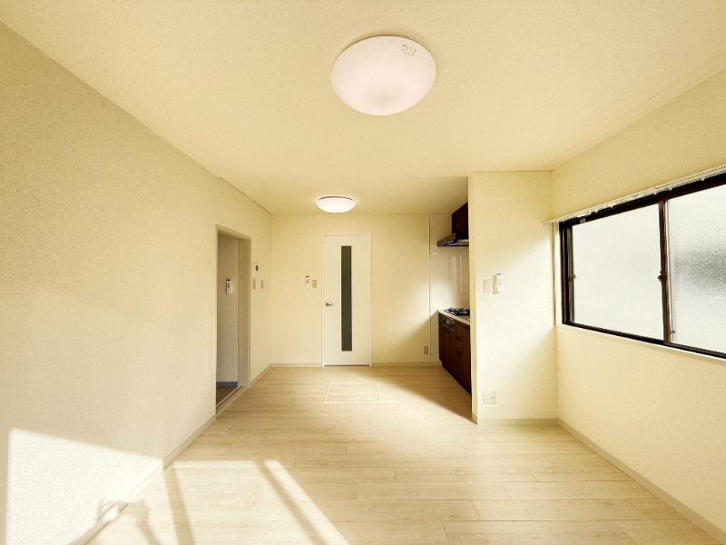 ��ʌ�����s�O��P���ڂ̃}���V�����̋��ԁE���r���O