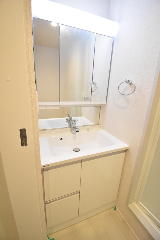 ��ʌ��������܎s�k��y�C���Q���ڂ̃}���V�����̐��ʏ�