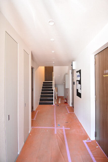 ��ʌ��������܎s�k��y�C���Q���ڂ̃}���V�����̃G���g�����X