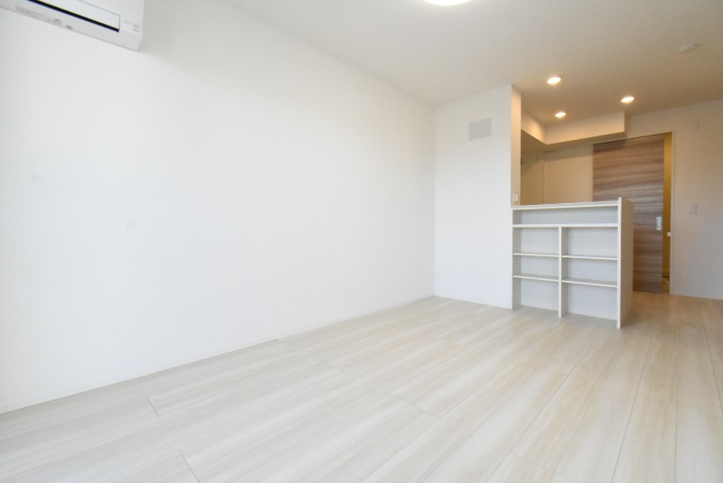 ��ʌ��������܎s��΋���K���̃A�p�[�g�̋��ԁE���r���O