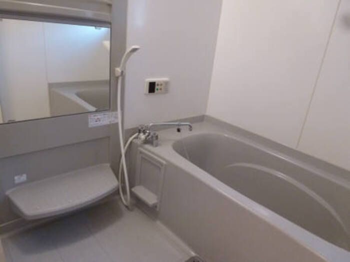 ��ʌ�����s�����Q���ڂ̃A�p�[�g�̃o�X