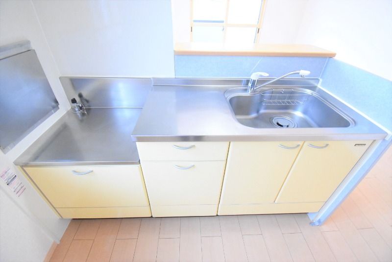 ��ʌ�����s�����Q���ڂ̃A�p�[�g�̃L�b�`��