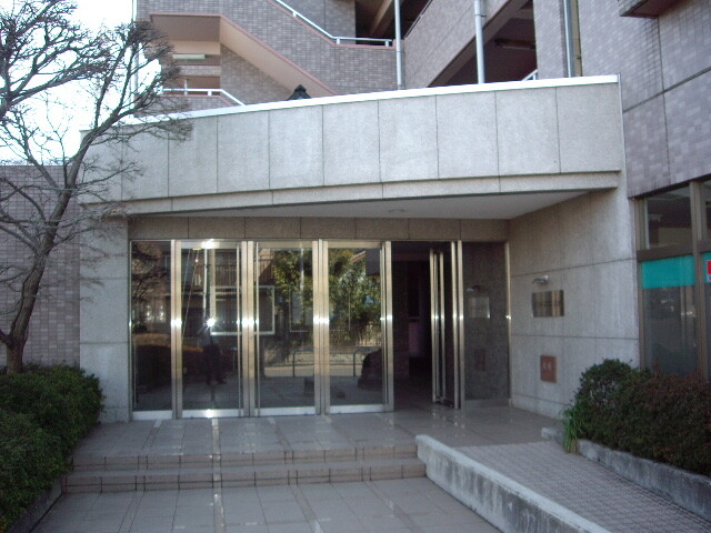 ��ʌ��������܎s��{��V�����P���ڂ̃}���V�����̃G���g�����X