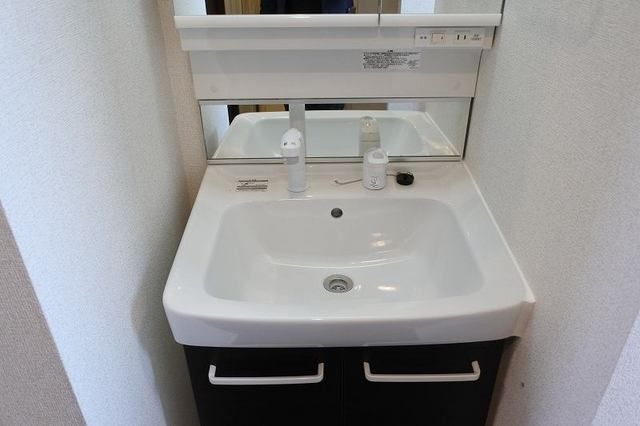 ��ʌ�����s�����P���ڂ̃A�p�[�g�̐��ʏ�