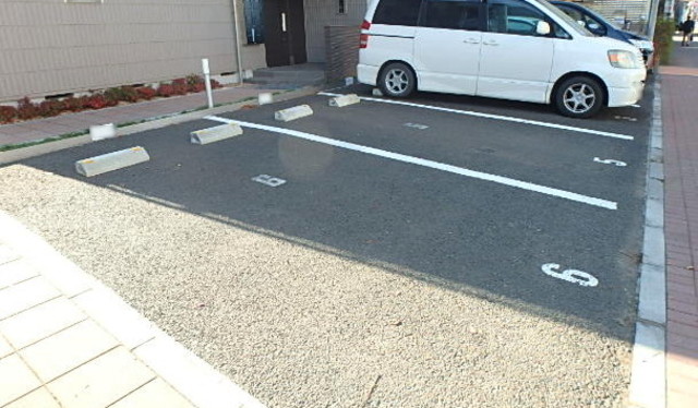 ��ʌ��������܎s��{��k�ܒ��P���ڂ̃}���V�����̒��ԏ�