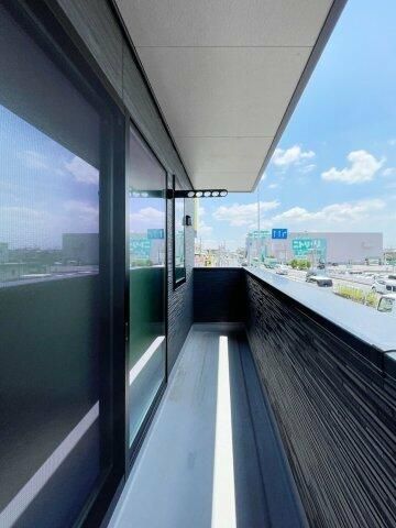 ��ʌ��������܎s��΋���q�S���ڂ̃A�p�[�g�̃o���R�j�[