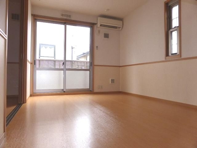 ��ʌ�����s���̉ƂP���ڂ̃A�p�[�g�̋��ԁE���r���O