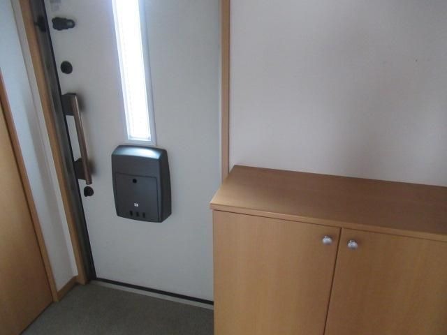 ��ʌ�����s���̉ƂP���ڂ̃A�p�[�g�̌���