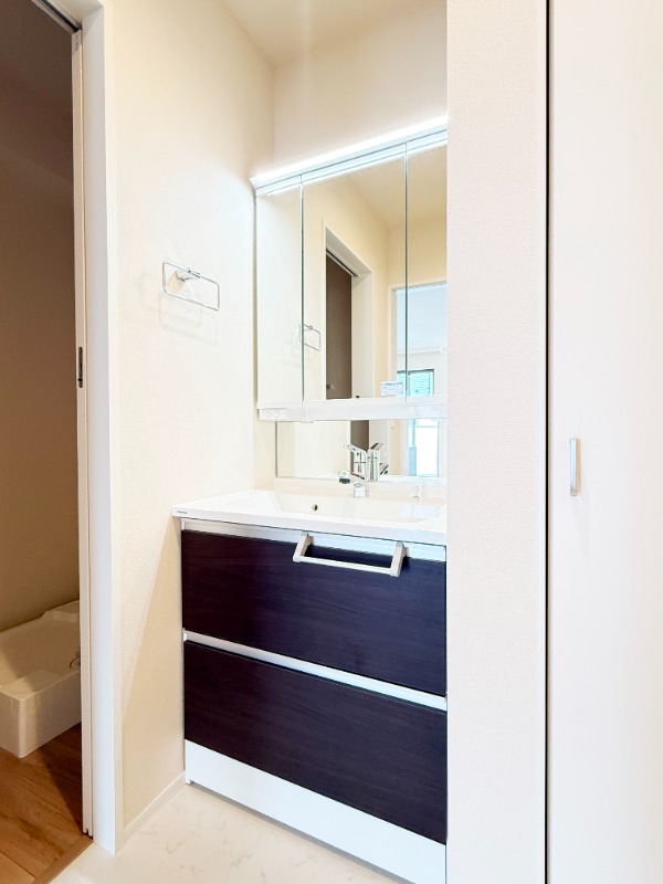 ��ʌ��z�J�s�厚��[�̃}���V�����̐��ʏ�