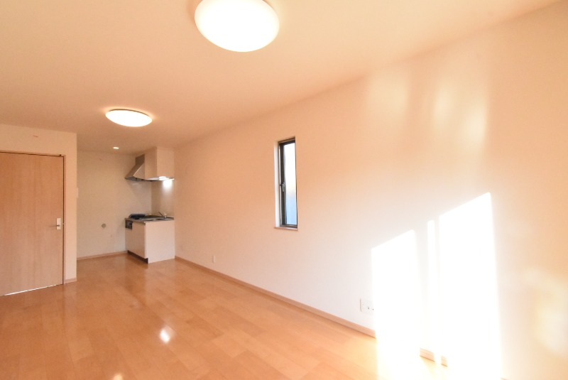 ��ʌ�����s�厚�ؑ]�C�̃A�p�[�g�̋��ԁE���r���O