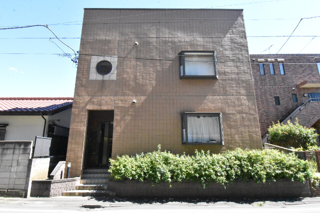 ��ʌ��������܎s��{��V�����P���ڂ̃A�p�[�g�̌����O��