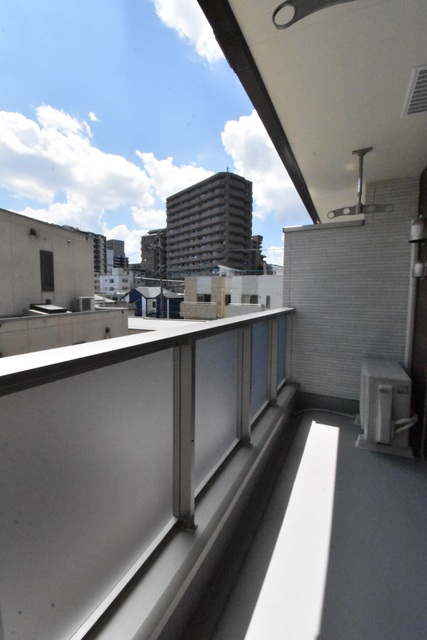 ��ʌ��������܎s�Y�a��{���R���ڂ̃A�p�[�g�̃o���R�j�[