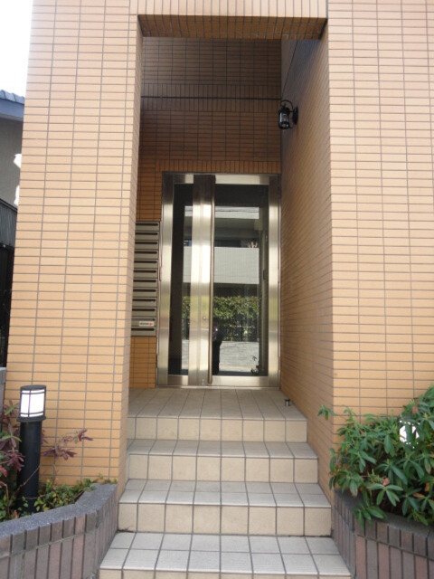 ��ʌ��������܎s��{��V�����P���ڂ̃A�p�[�g�̃G���g�����X