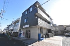 ��ʌ�����s���؂R����8-12�̃}���V�����̌����O��