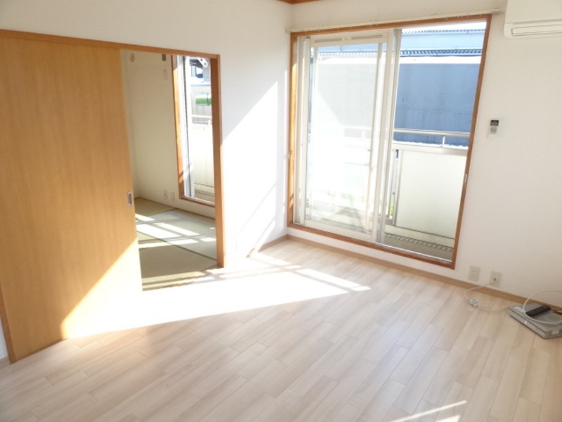 ��ʌ��������܎s��{��O���P���ڂ̃A�p�[�g�̋��ԁE���r���O