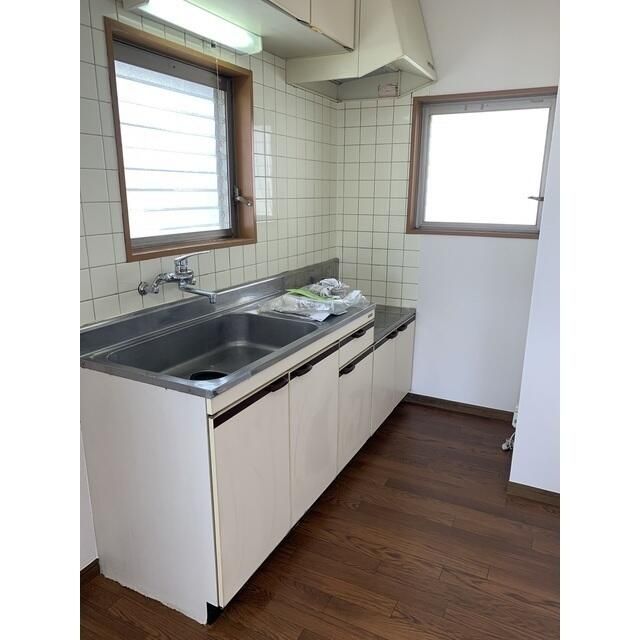 ��ʌ�����s�̉ƂQ���ڂ̃A�p�[�g�̃L�b�`��