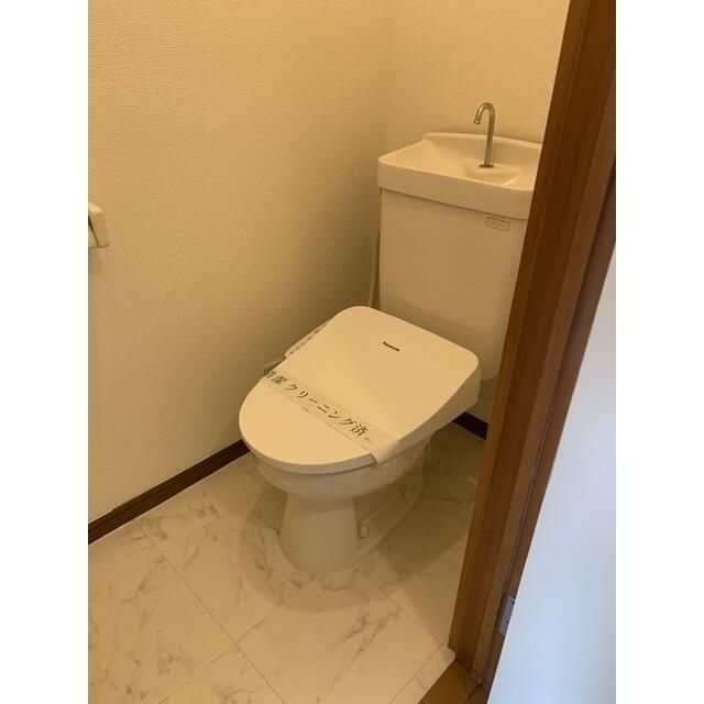 ��ʌ�����s�̉ƂQ���ڂ̃A�p�[�g�̃g�C��