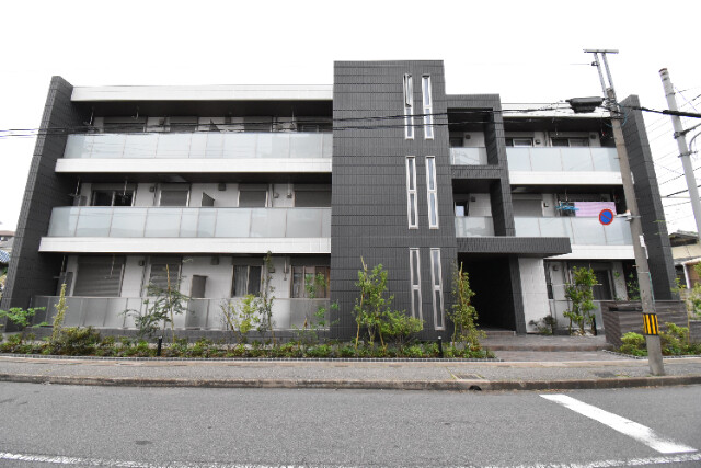 ��ʌ�����s�씵���J�S���ڂ̃}���V�����̌����O��