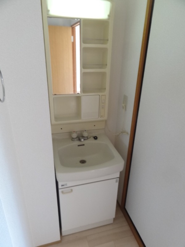 ��ʌ��������܎s��{��O���P���ڂ̃A�p�[�g�̐��ʏ�