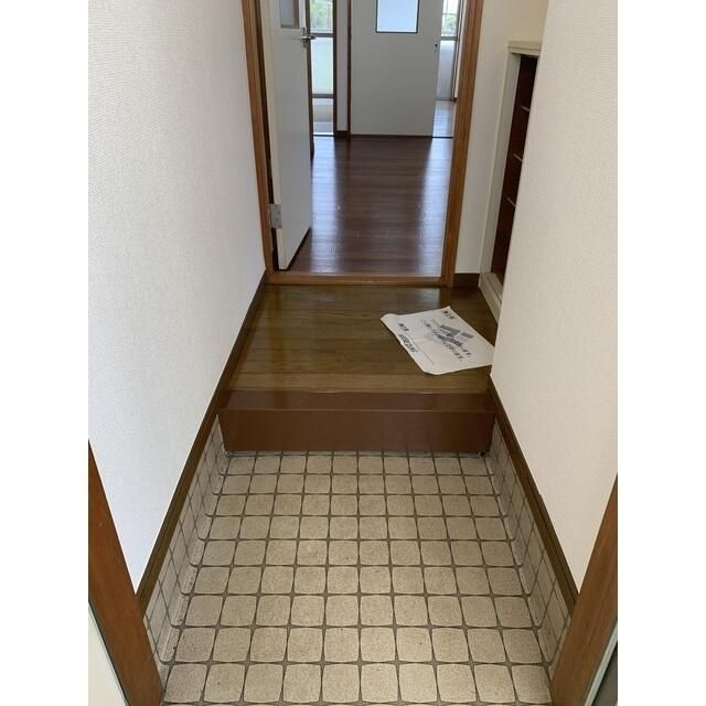 ��ʌ�����s�̉ƂQ���ڂ̃A�p�[�g�̌���