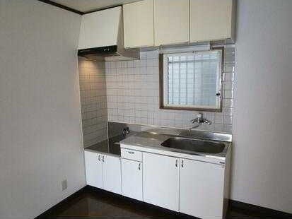 ��ʌ�����s�˒˓��R���ڂ̃A�p�[�g�̃L�b�`��