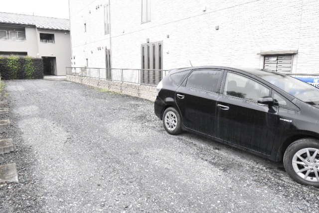 ��ʌ��������܎s������V�����T���ڂ̃A�p�[�g�̒��ԏ�