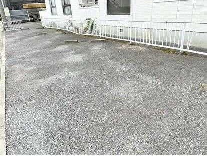 ��ʌ��������܎s��΋擌��΂U���ڂ̃A�p�[�g�̒��ԏ�