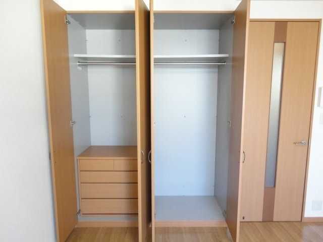 ��ʌ�����s�厚���s���т̃A�p�[�g�̎��[