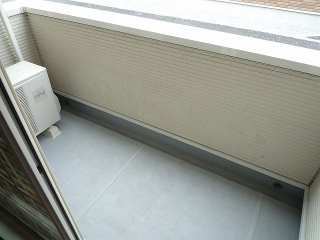 ��ʌ��������܎s����厚���m��̃A�p�[�g�̃o���R�j�[