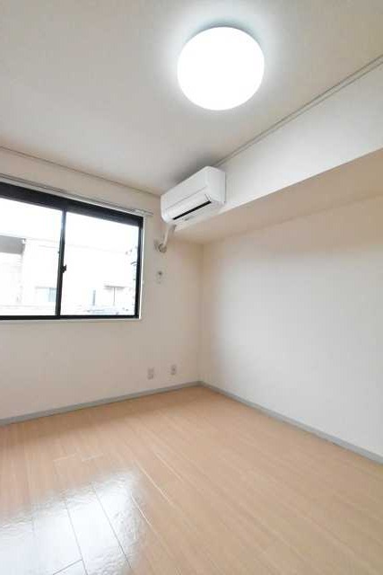 ��ʌ��������܎s�k����i���Q���ڂ̃A�p�[�g�̋��ԁE���r���O