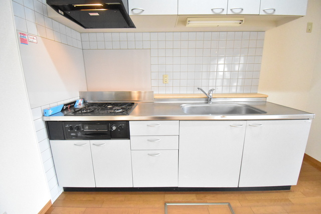 ��ʌ��������܎s�k�擌�听���P���ڂ̃}���V�����̃L�b�`��