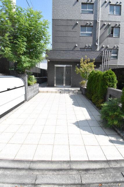 ��ʌ��������܎s�k�擌�听���P���ڂ̃}���V�����̃G���g�����X