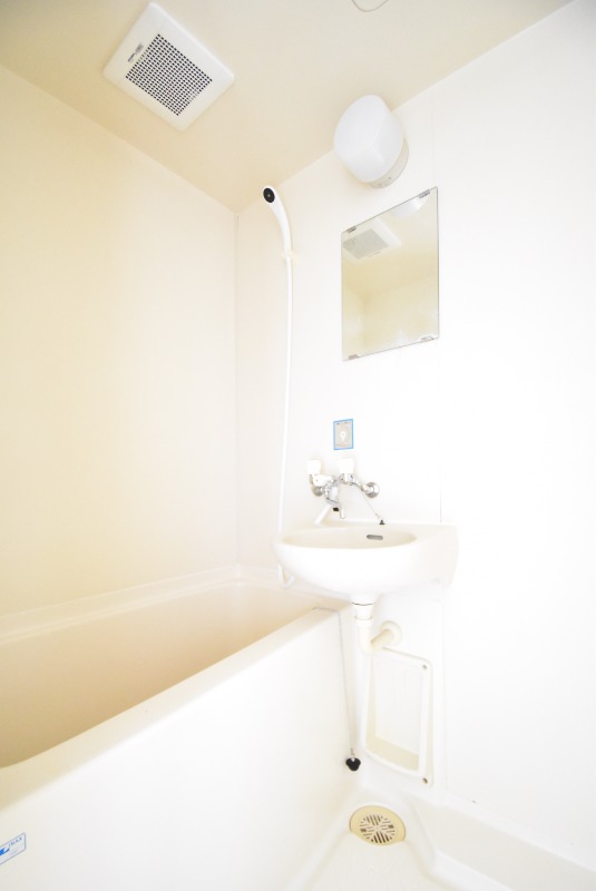 ��ʌ��������܎s��{���Ԓ��P���ڂ̃A�p�[�g�̃o�X