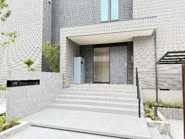 ��ʌ�����s�k����P���ڂ̃}���V�����̃G���g�����X