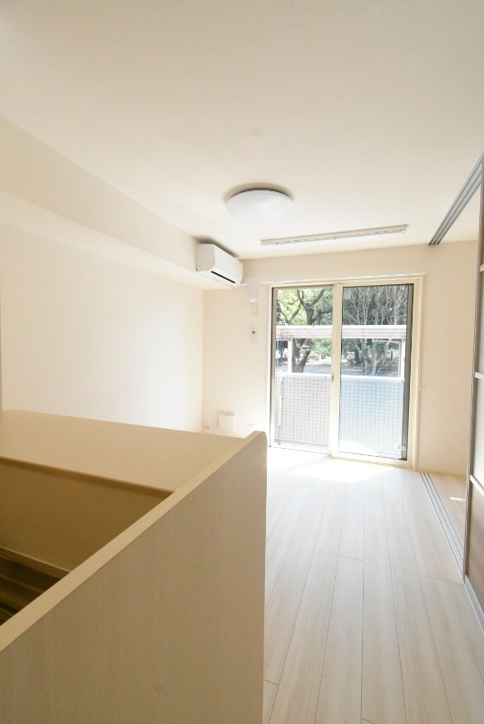 ��ʌ��������܎s�k�擌�听���Q���ڂ̃A�p�[�g�̋����E���r���O