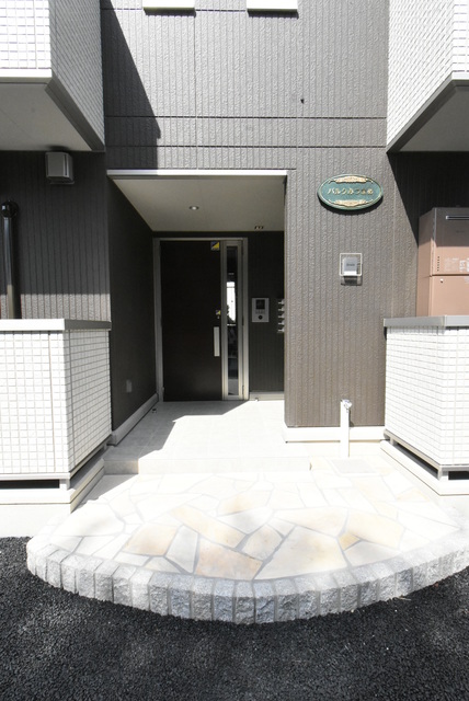 ��ʌ��������܎s�k�擌�听���Q���ڂ̃A�p�[�g�̃G���g�����X