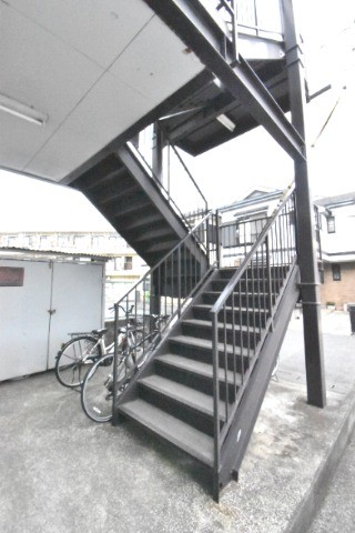 ��ʌ��������܎s�΋擌�Y�a�Q���ڂ̃}���V�����̃G���g�����X